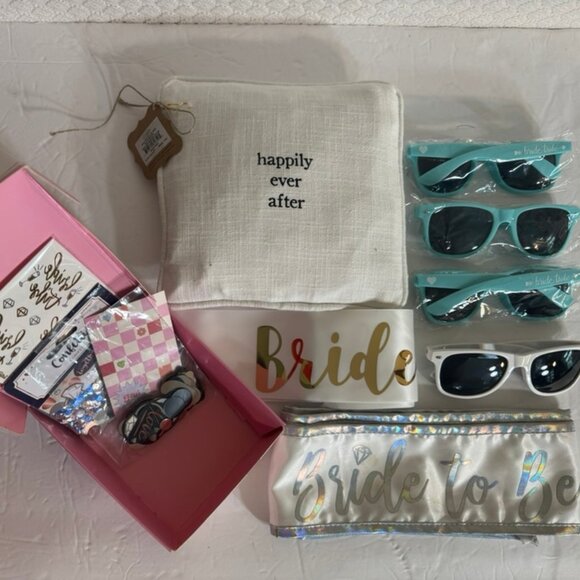 NWT Wedding & Bridal Bachelorette Set -Sunglasses, Sashes, Confetti and More - Picture 8 of 9